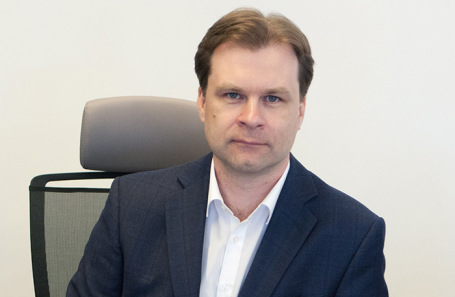 Михаил Петров.