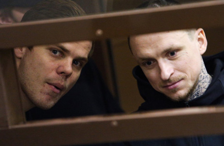 Александр Кокорин и Павел Мамаев (справа).