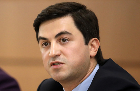 Владимир Александров.