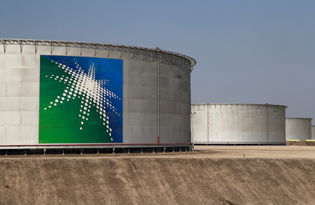 Нефтяные резервуары Saudi Aramco. Саудовская Аравия.
