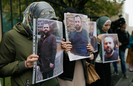 Акция протеста возле посольства Германии в Тбилиси в связи с убийством Зелимхана Хангошвили в Берлине.
