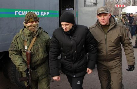 Обмен пленными между республиками Донбасса и Украиной.