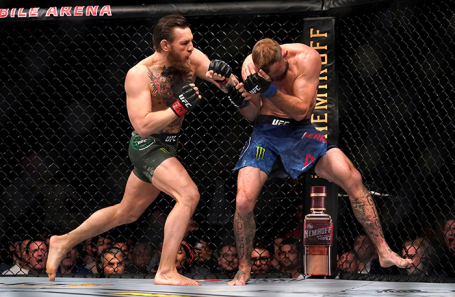 Бой Конора Макгрегора и Дональда Сероне.