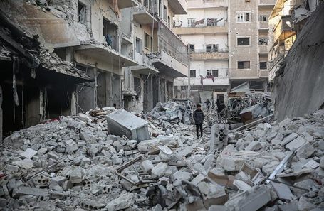 Последствия ракетного обстрела в сирийской провинции Идлиб.