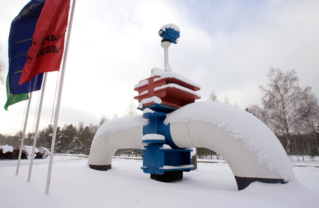 Модель трубопровода у нефтеперекачивающей станции «Транснефть» в Белоруссии.
