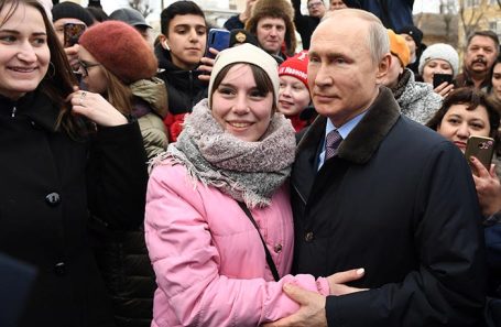 Владимир Путин во время встречи с жителями Ивановской области. Март 2020 года.