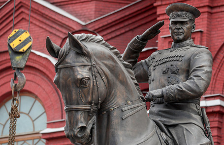 Новый памятник маршалу Жукову.