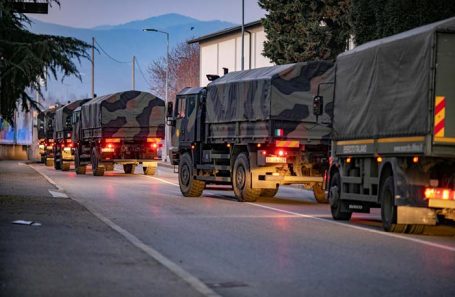Военная техника в Бергамо.