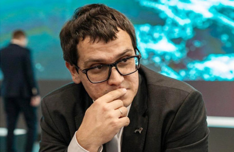 Павел Селев.