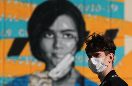 Граффити в поддержку врачей в Екатеринбурге.