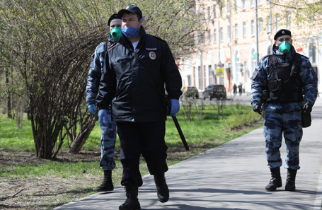 Патрули Росгвардии на улицах Москвы во время режима сомоизоляции. Май 2020 года.