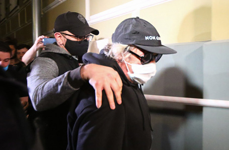 Михаил Ефремов (справа).