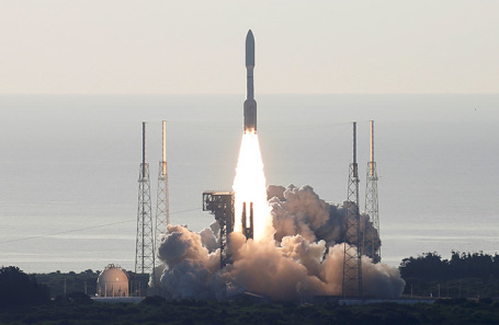Старт ракеты-носителя Atlas V с марсоходом Perseverance с космодрома на мысе Канаверал (штат Флорида).