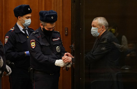 Михаил Ефремов.