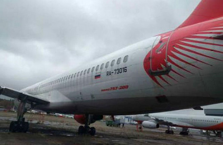 Boeing 757-230.