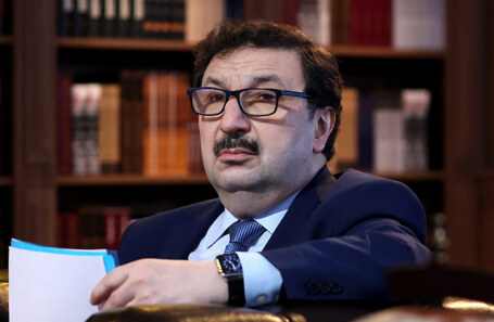 Владимир Мау.