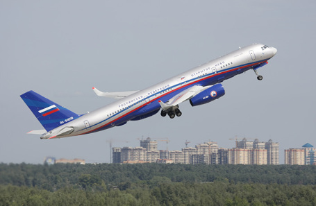 Самолет Ту-214ОН.