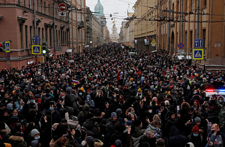 Митинг в поддержку Навального в Санкт-Петербурге.