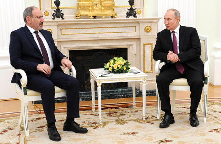 Никол Пашинян и Владимир Путин.
