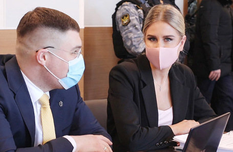 Любовь Соболь и ее адвокат Владимир Воронин.