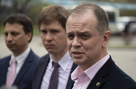 Адвокат Иван Павлов (справа).