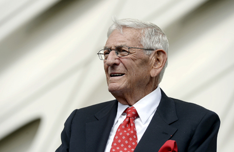 Илай Броуд. 