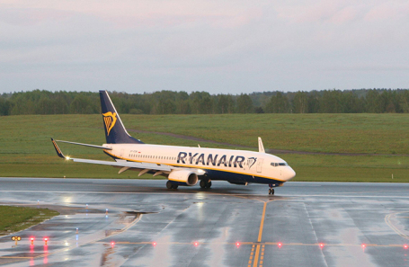 Самолет авиакомпании Ryanair, совершивший экстренную посадку в Минске.