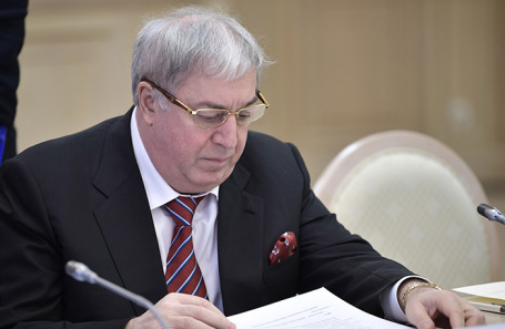 Михаил Гуцериев.