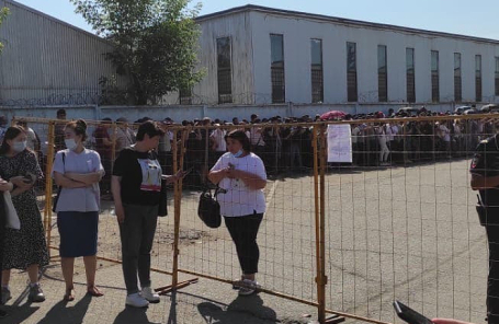 Очередь в центре вакцинации на «Садоводе».