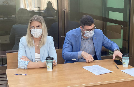 Любовь Соболь и ее адвокат Владимир Воронин.