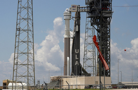 Ракета-носитель «Атлас V» с космическим кораблем Starliner.