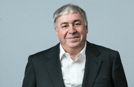 Михаил Гуцериев.