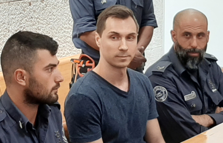 Алексей Бурков (в центре).