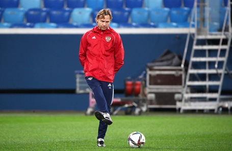 Валерий Карпин.