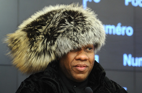 Леон Телли.