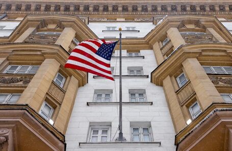 Здание посольства США в Москве.