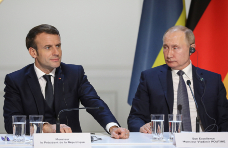 Эммануэль Макрон и Владимир Путин.