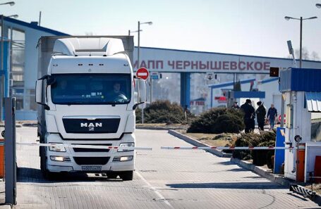 Автомобильный пункт пропуска «Чернышевское» в Калининградской области.