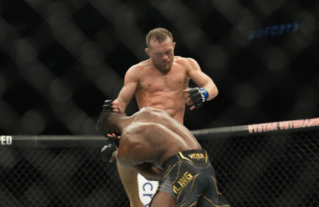 Поединок Петра Яна и Алджамейна Стерлинга. 