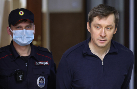 Дмитрий Захарченко (справа).