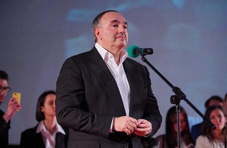 Александр Роднянский.