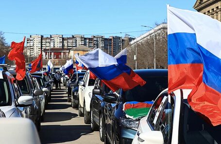 Автопробег «Своих не бросаем».