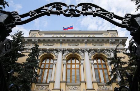Суверов: «Рубль и кредитование заставили ЦБ оперативно собраться на внеочередное заседание и снизить ставку»