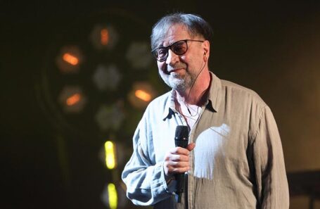 Юрий Шевчук.
