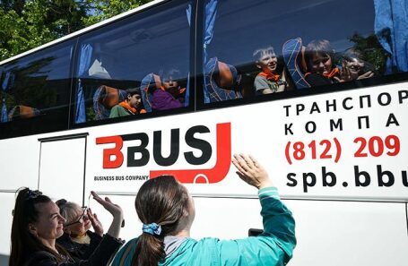 Отправка детей в подмосковные лагеря.
