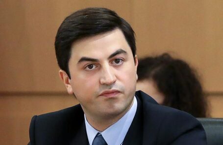 Владимир Александров.