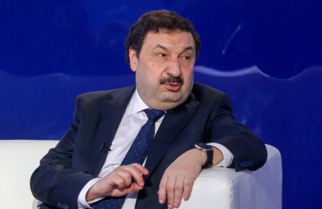 Владимир Мау.