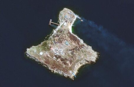 Остров Змеиный.