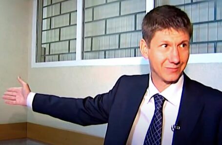 Николай Ларин.