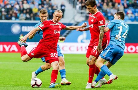 Эпизод игры «Зенита» и «Локомотива». Архив.